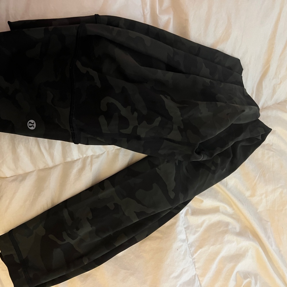 Lulu camo leggings